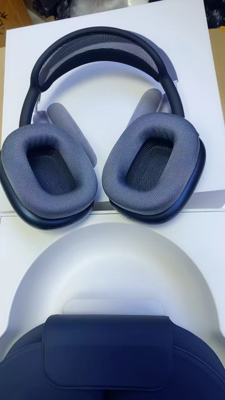 AirPod Pro Max